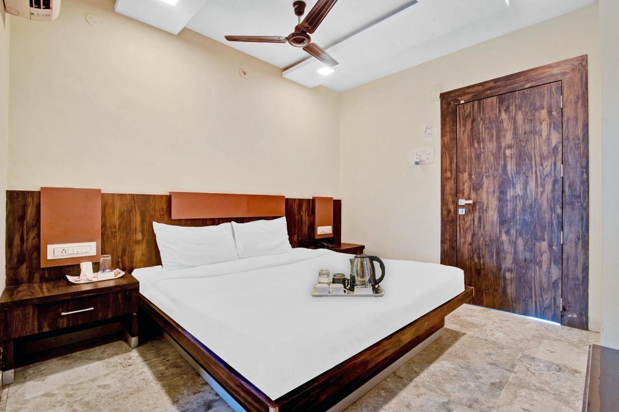 Townhouse 700 Hotel Krishna. Нагпур Екстериор снимка