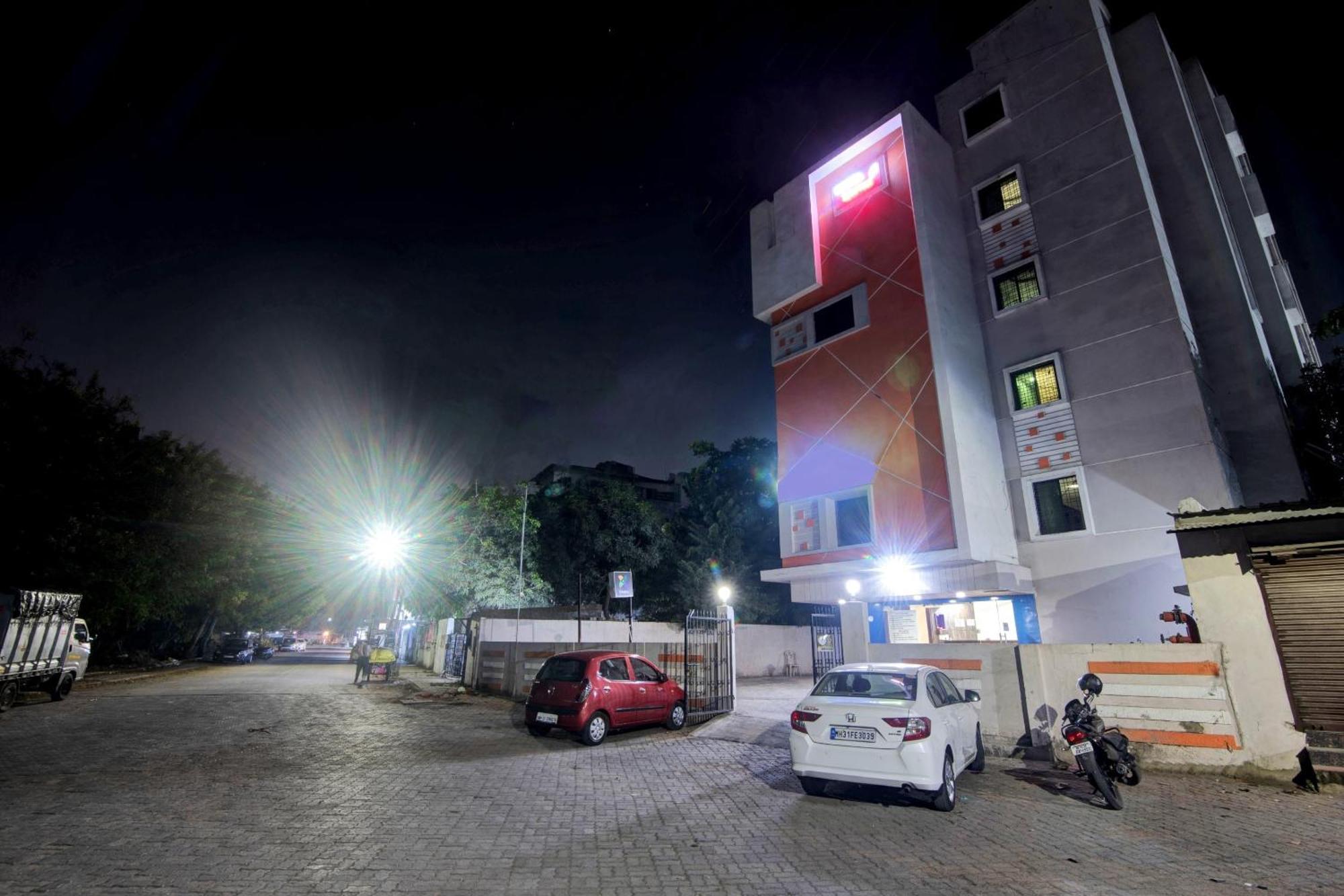 Townhouse 700 Hotel Krishna. Нагпур Екстериор снимка